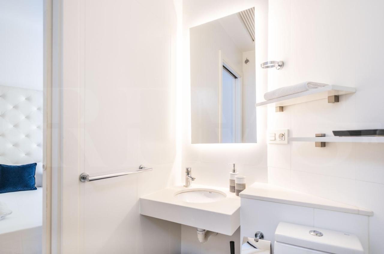 Spacious Apartment By Picasso Museum By Rems Malaga Exterior photo